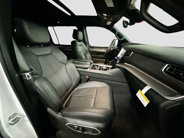 New 2026 Jeep Grand Wagoneer Limited AWD/4WD image 32