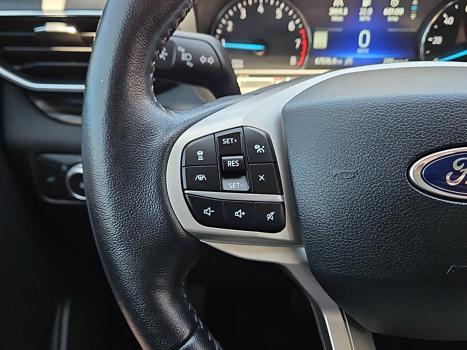 Used 2021 Ford Explorer Limited image 18