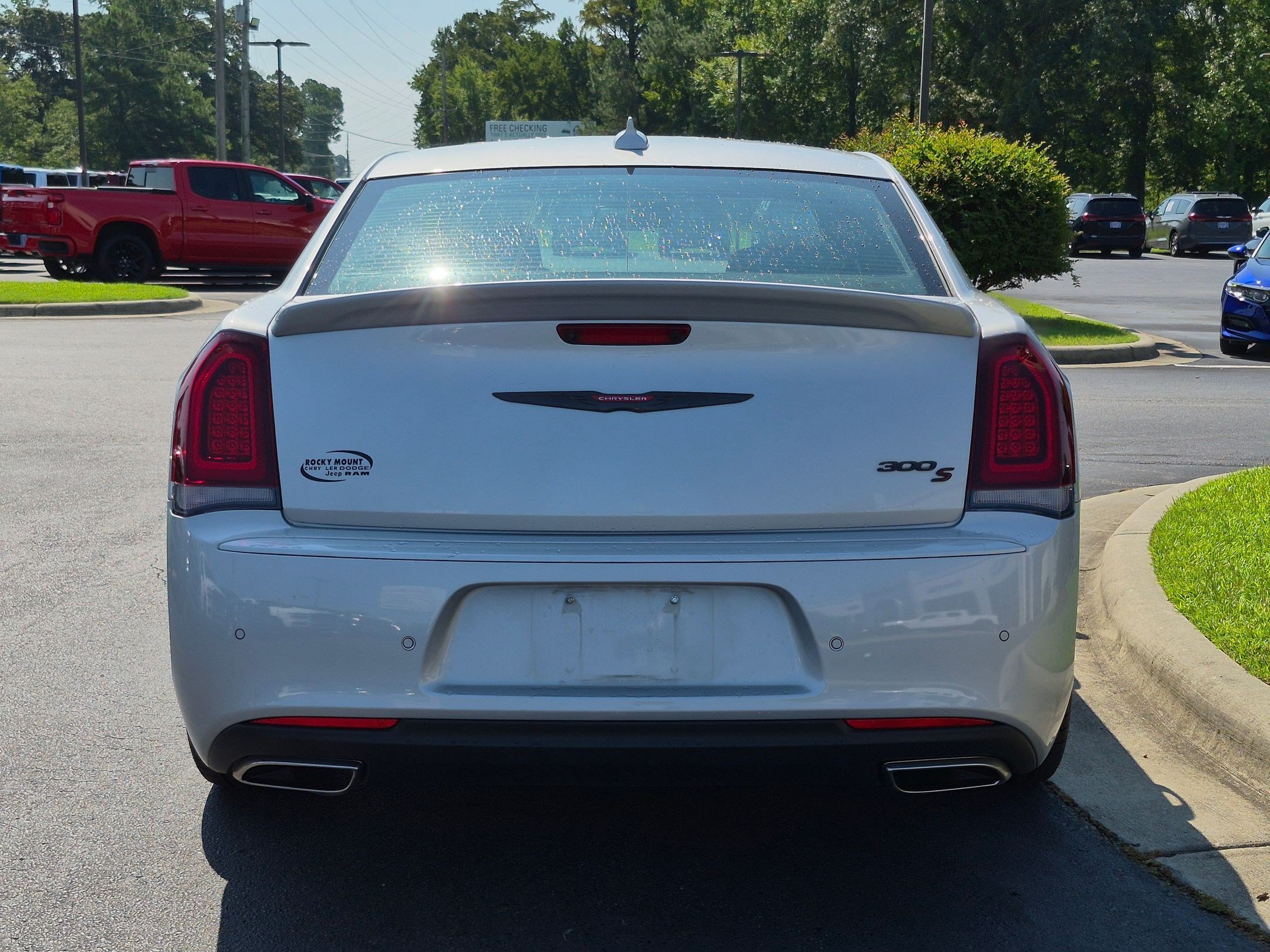 Used 2023 Chrysler 300 S w/ Comfort Group RWD image 6