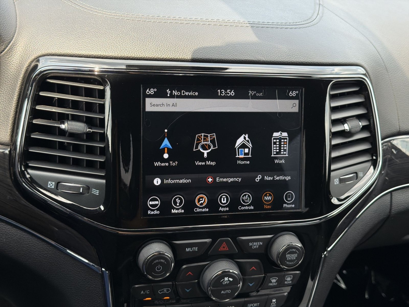Used 2019 Jeep Grand Cherokee Overland AWD/4WD image 20