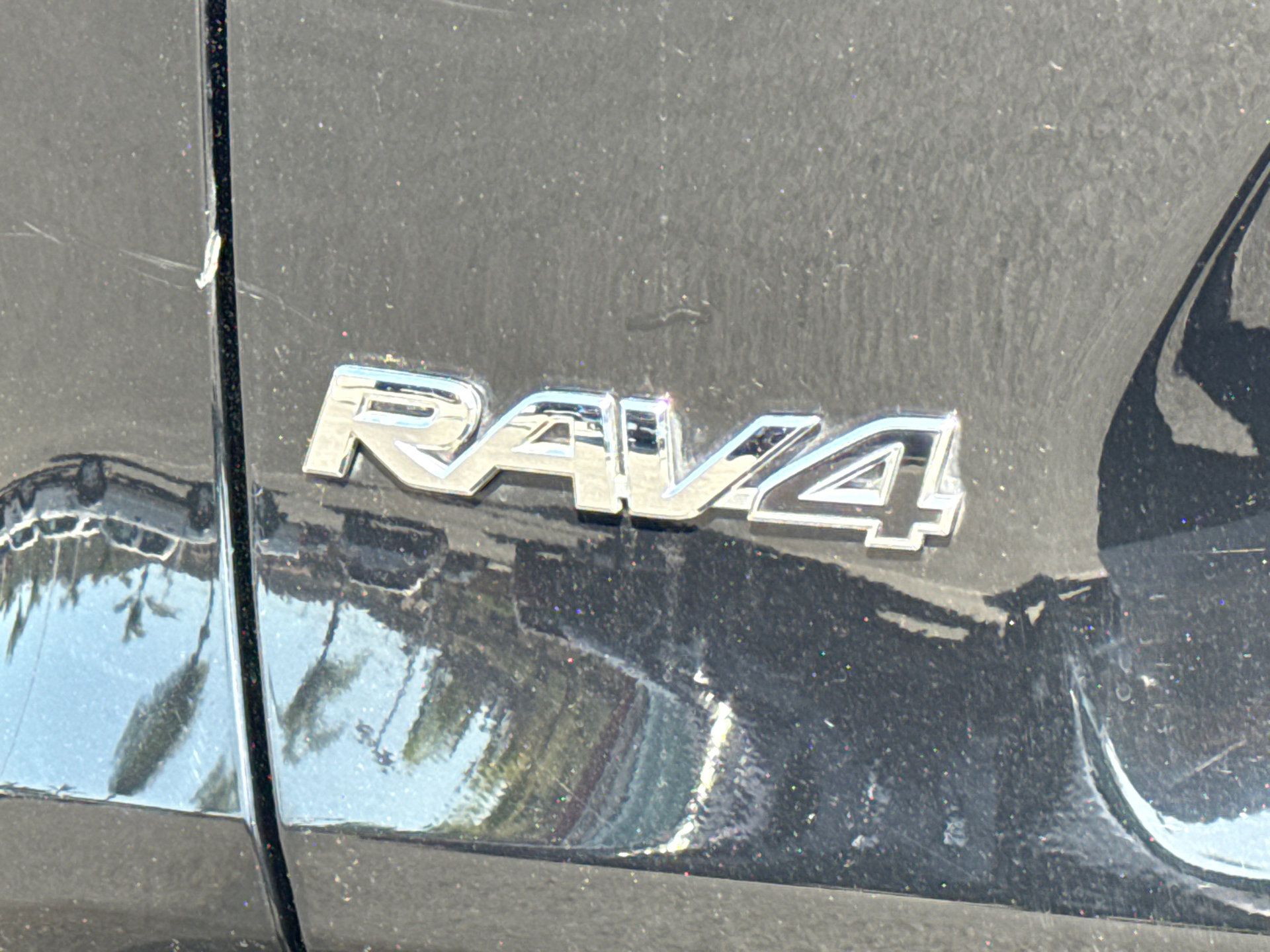 Used 2020 Toyota RAV4 XLE w/ All Weather Liner Package image 9