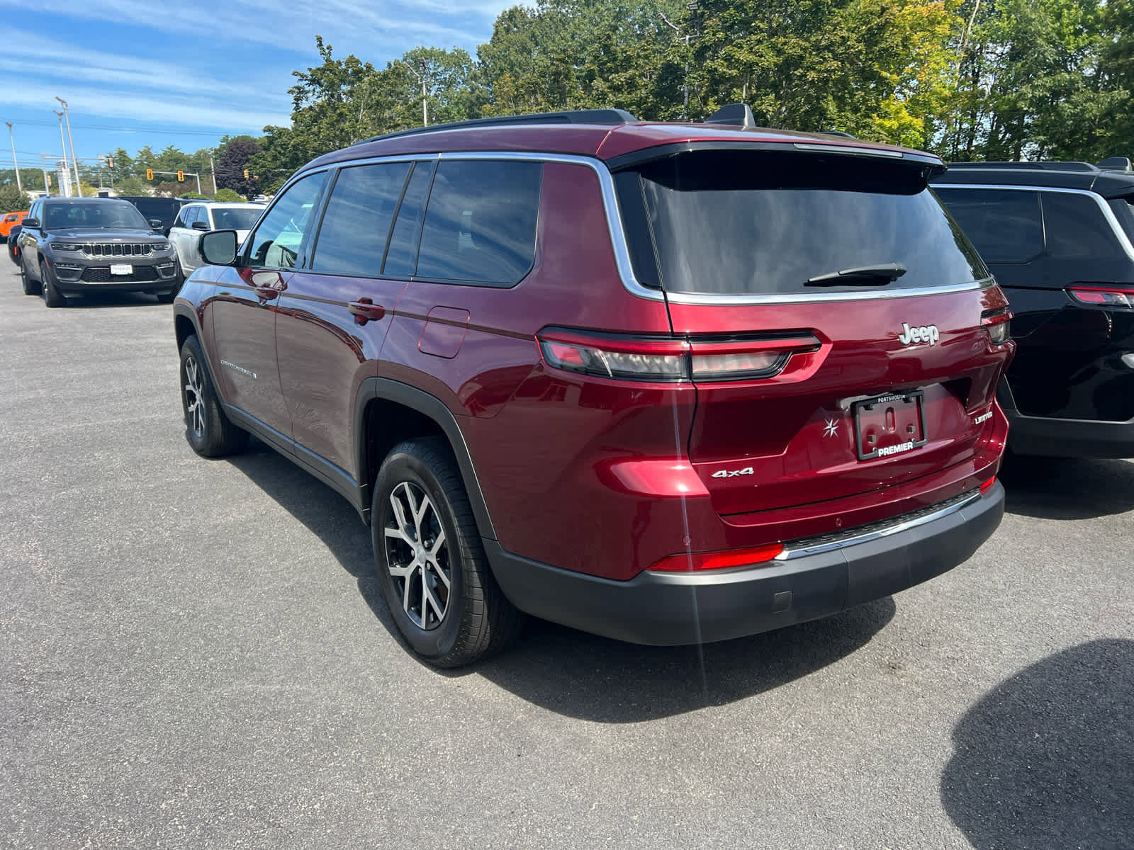 New 2025 Jeep Grand Cherokee L Limited w/ Trailer Tow Package image 6