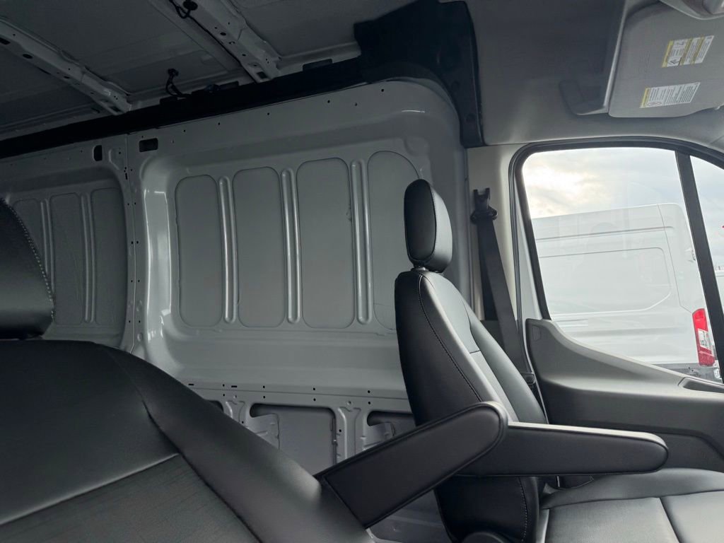 New 2026 Ford Transit 250 148 Medium Roof RWD image 13