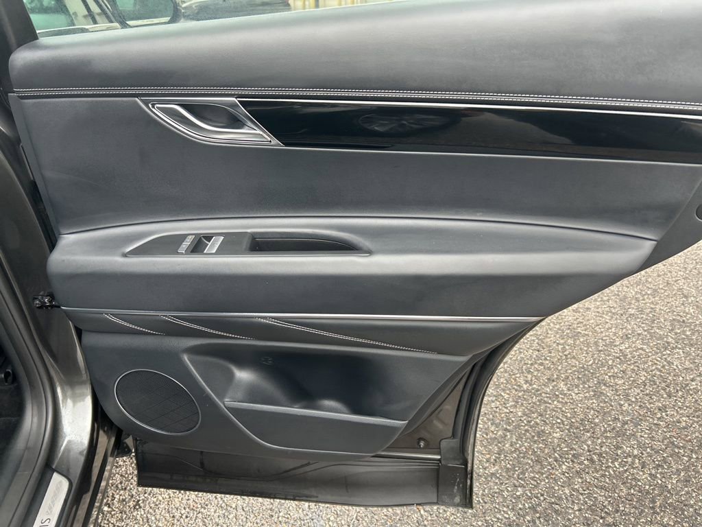 Used 2025 Genesis GV80 2.5T Standard image 23