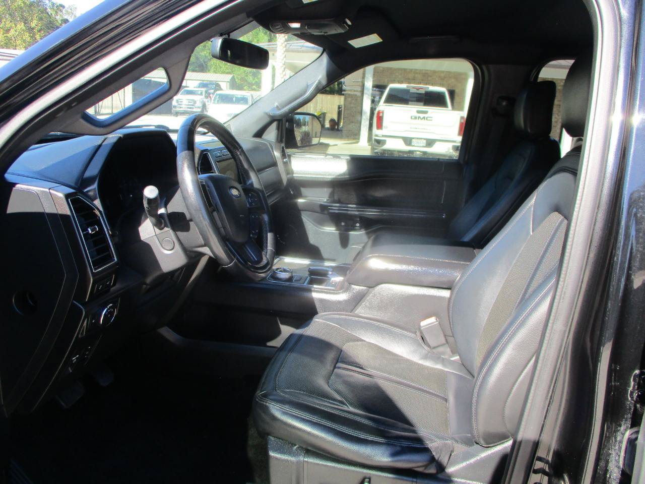 Used 2018 Ford Expedition Limited RWD image 16