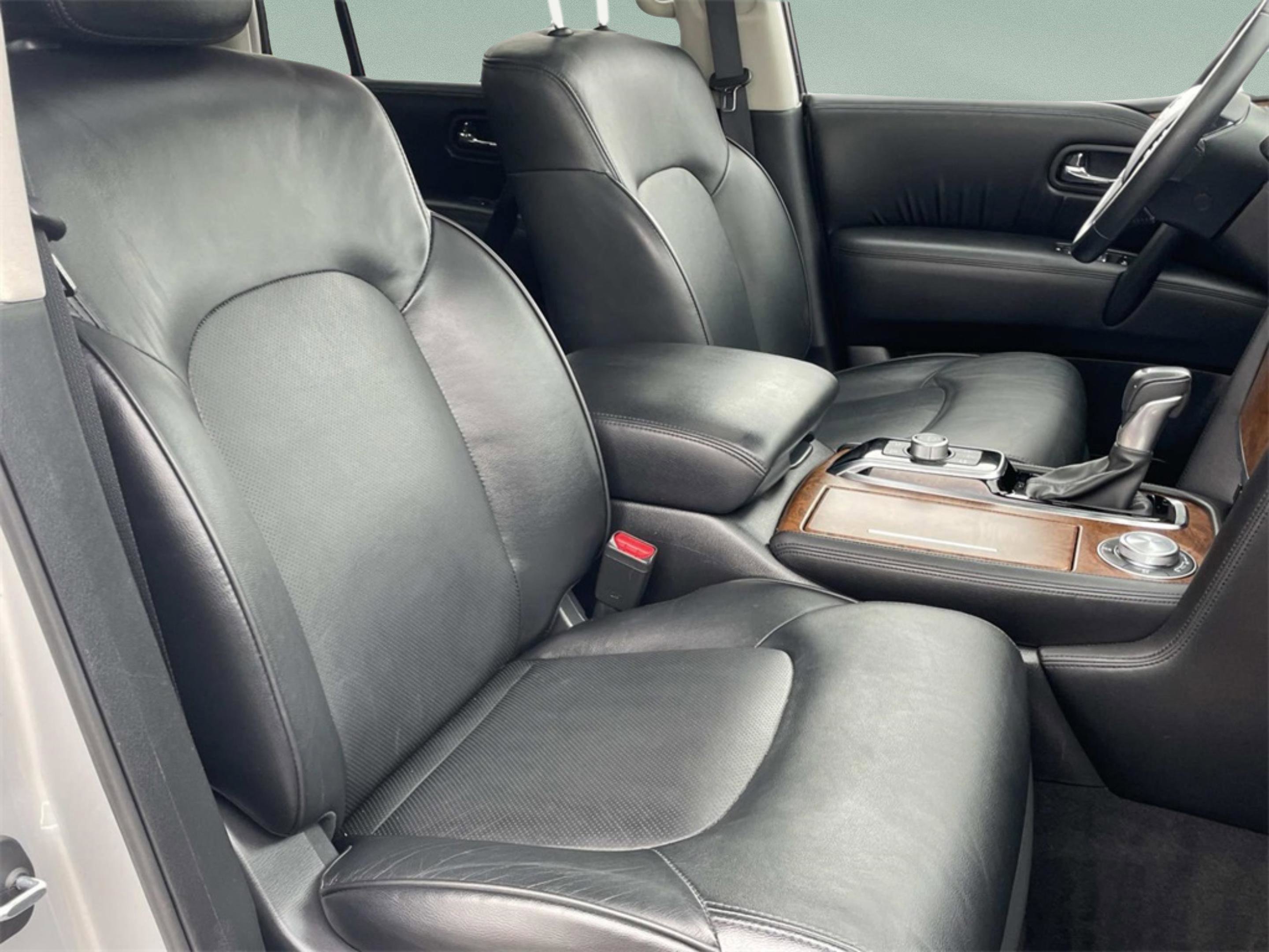 Used 2024 Nissan Armada SL w/ Captain's Chairs Package image 23