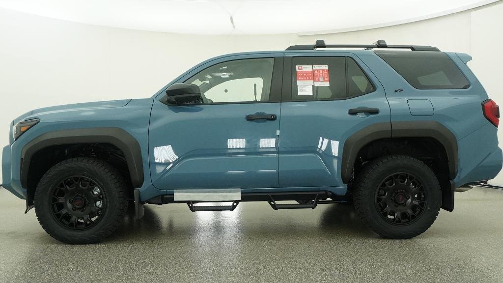 New 2026 Toyota 4Runner SR5 AWD/4WD image 2