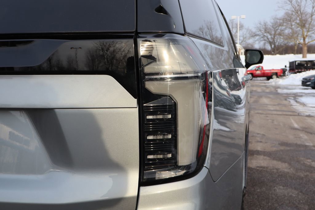 Used 2025 Chevrolet Suburban Z71 w/ Z71 Off-Road Package image 40