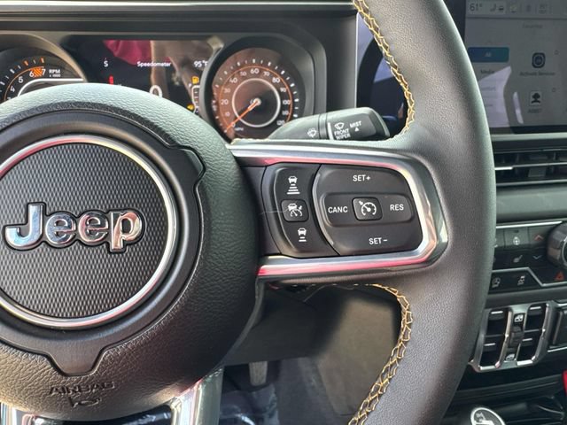 Used 2024 Jeep Wrangler Unlimited Sahara AWD/4WD image 30