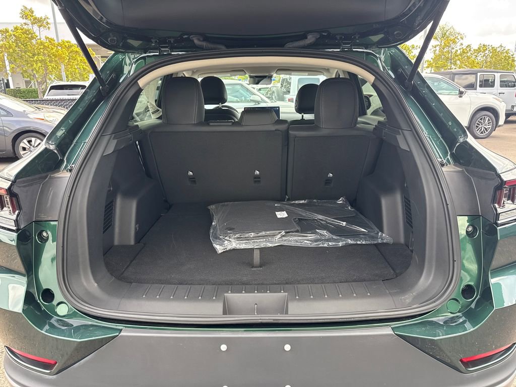 New 2025 VinFast VF 8 Eco AWD/4WD image 8