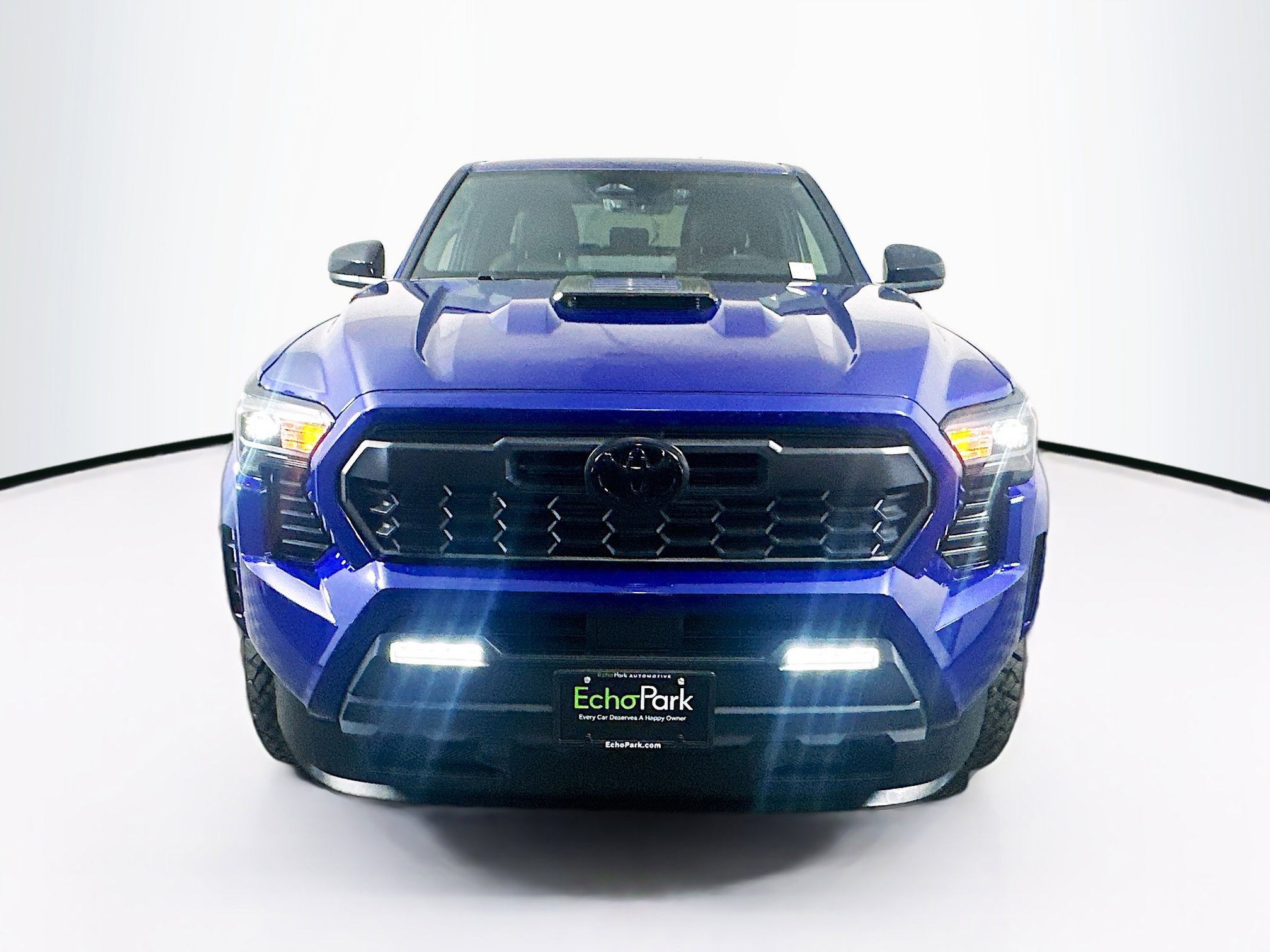 Used 2025 Toyota Tacoma TRD Sport image 2