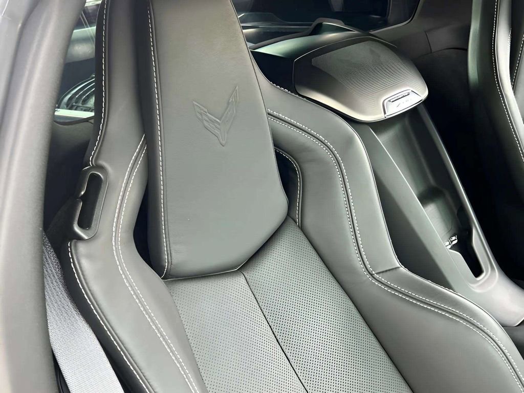 Used 2025 Chevrolet Corvette Z06 image 36