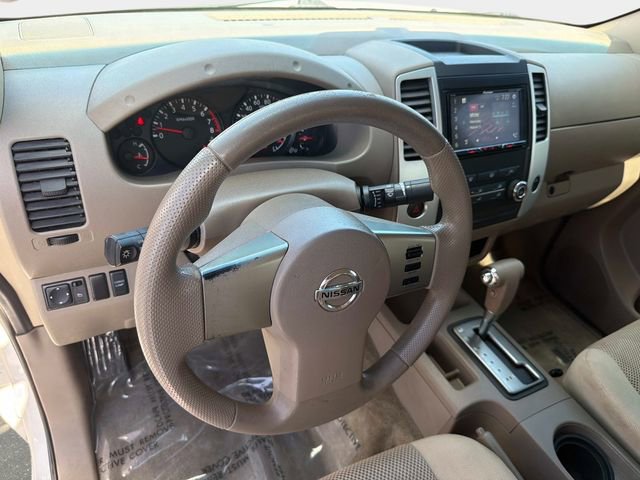 Used 2012 Nissan Frontier SV image 21