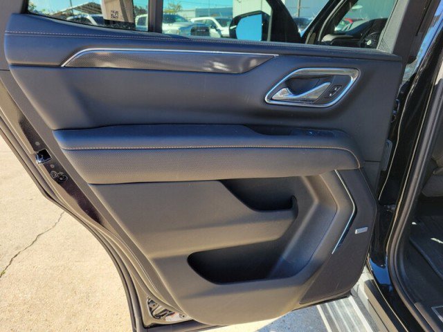 Used 2024 GMC Yukon AT4 w/ AT4 Premium Package AWD/4WD image 33