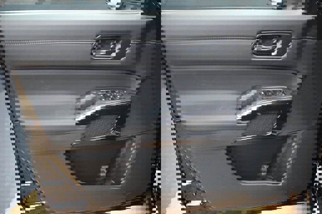 New 2025 Nissan Pathfinder S image 13