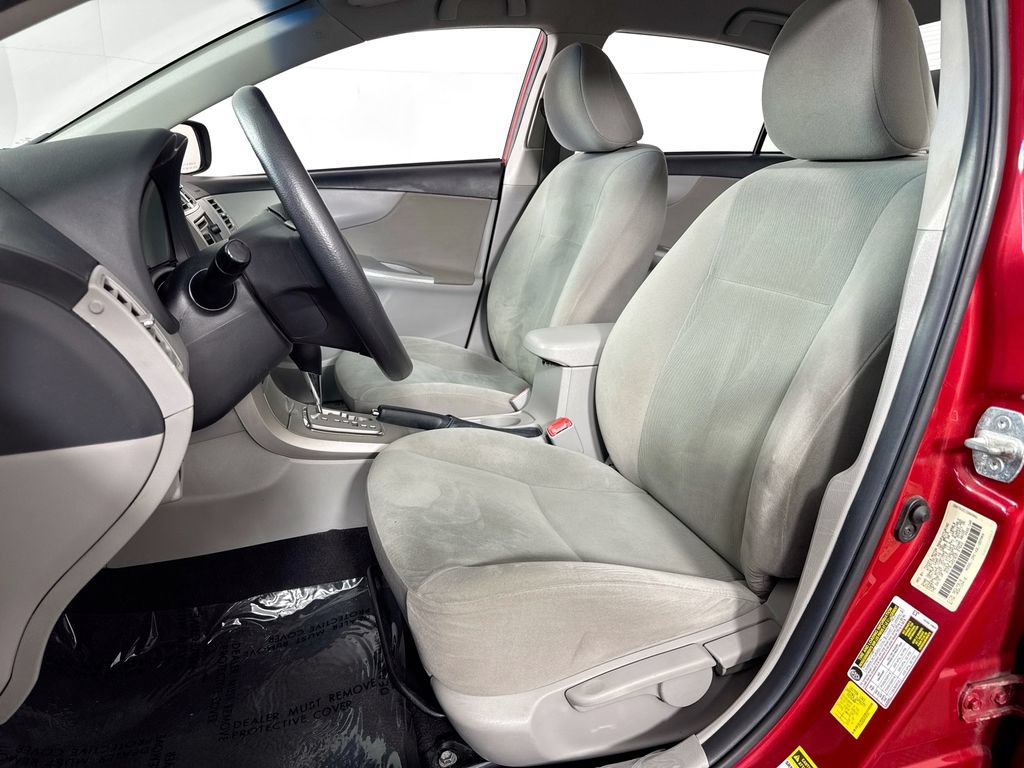 Used 2013 Toyota Corolla LE FWD image 20