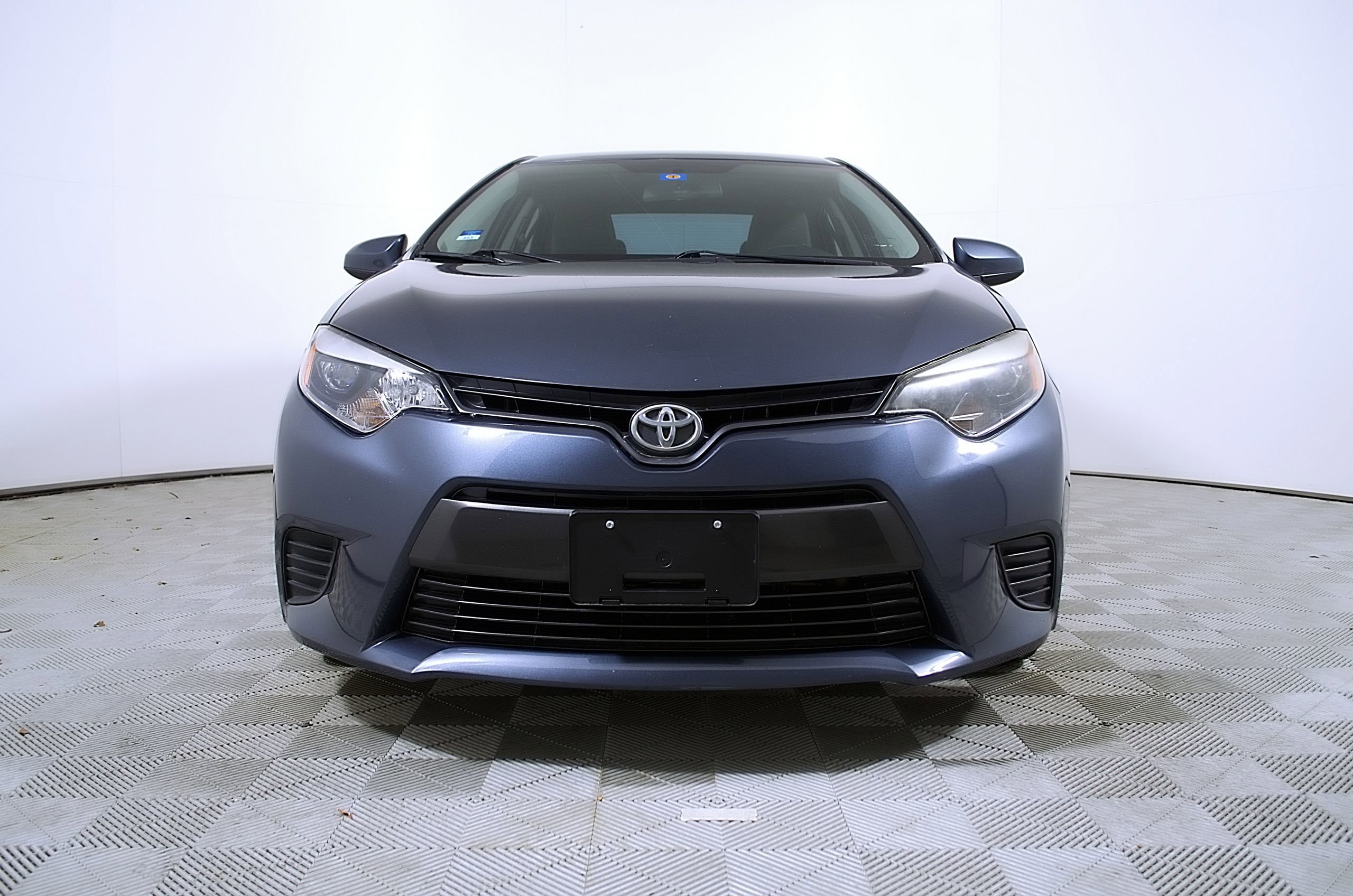 Used 2016 Toyota Corolla LE FWD image 5