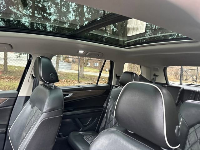 Used 2024 Volkswagen Atlas SEL Premium R-Line image 43