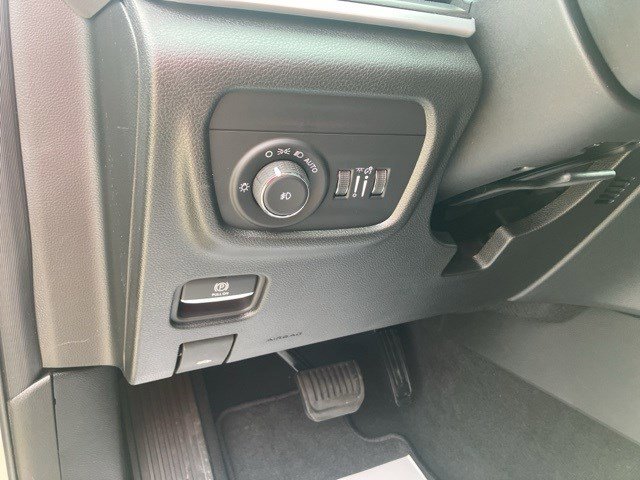 New 2025 Jeep Grand Cherokee Limited w/ Trailer Tow Package image 15