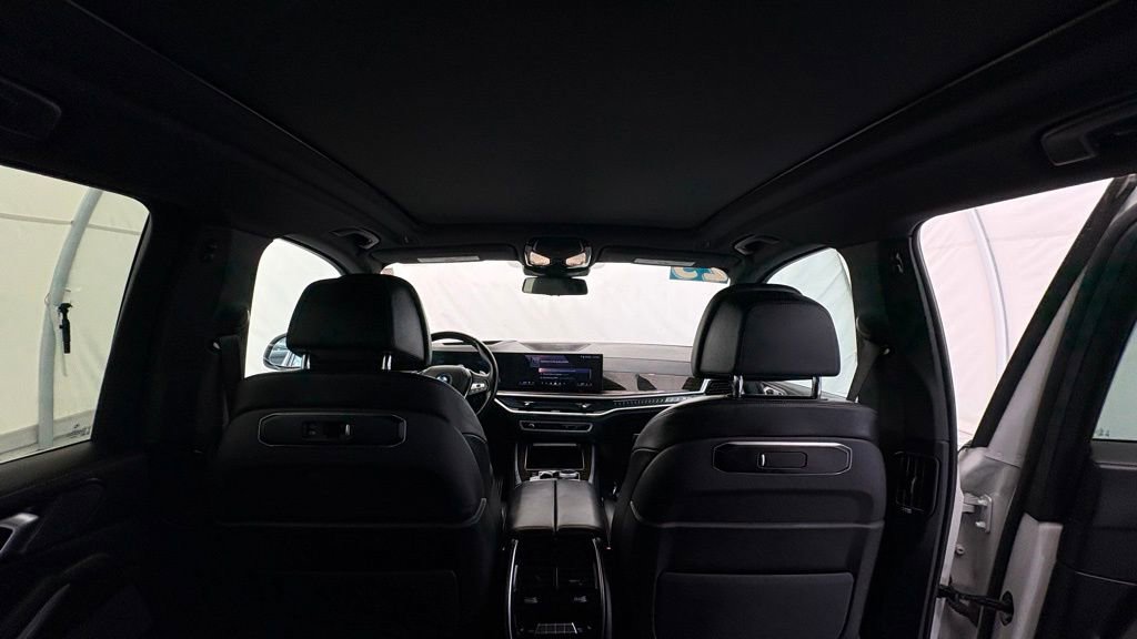 Used 2025 BMW X5 xDrive50e image 32