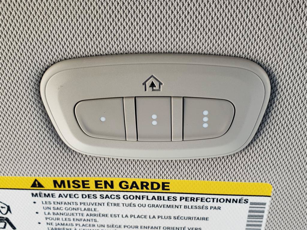 Used 2021 Chrysler Pacifica Touring-L FWD image 20