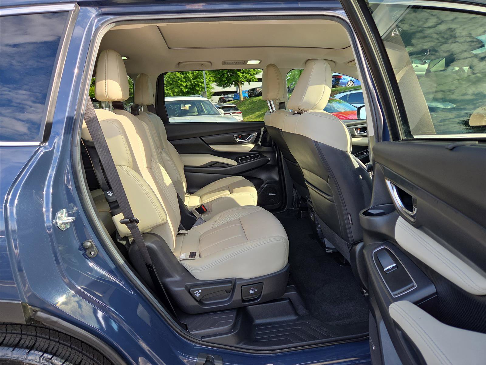 Used 2023 Subaru Ascent Limited w/ Technology Package AWD/4WD image 28