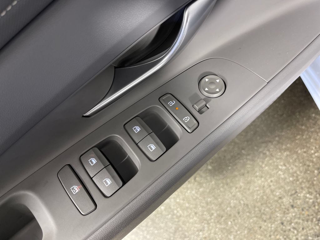 Certified 2025 Hyundai Elantra Sport FWD image 18