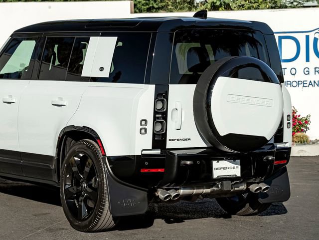 Used 2023 Land Rover Defender 110 V8 image 10