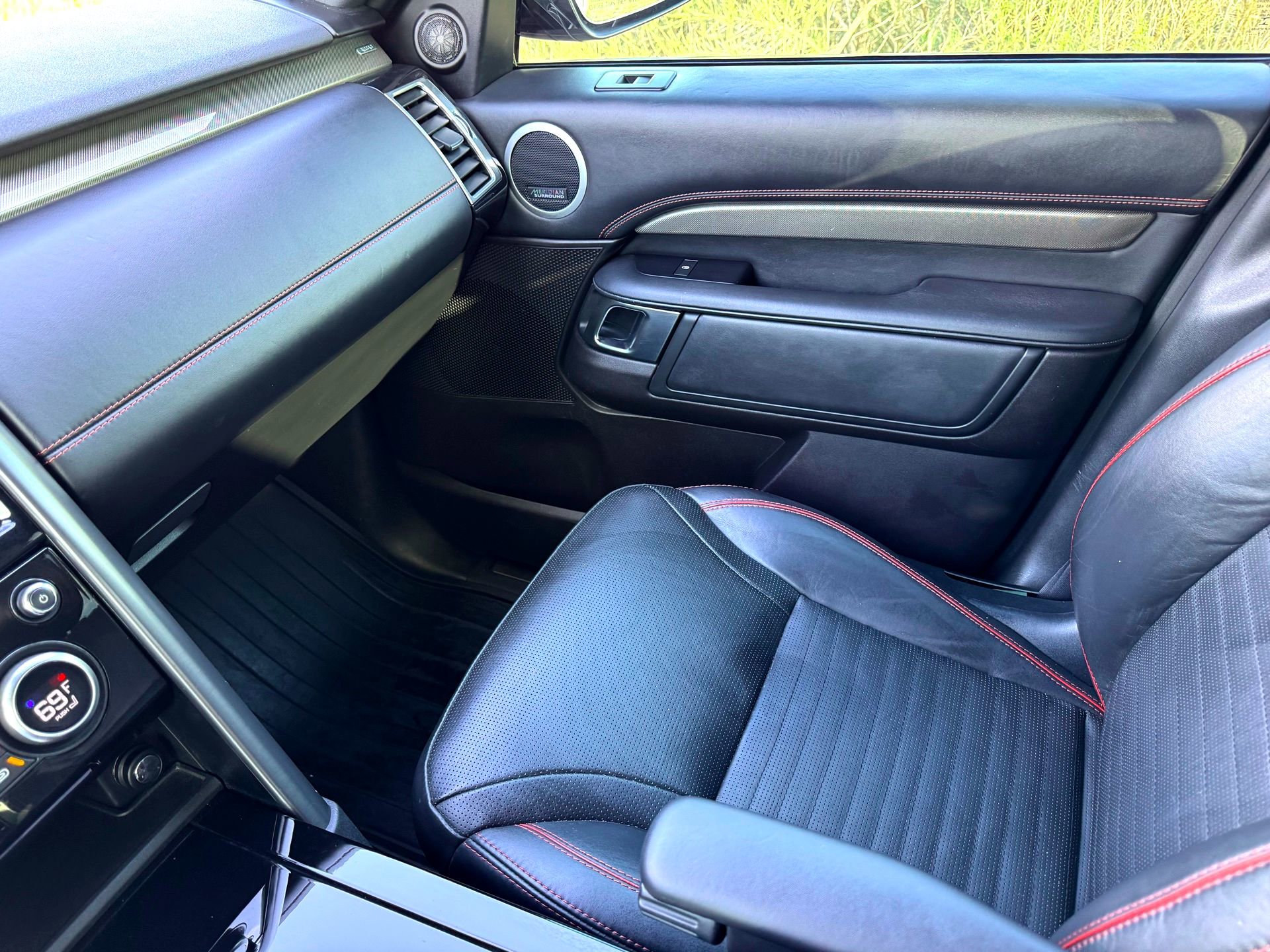 Used 2018 Land Rover Discovery HSE image 37