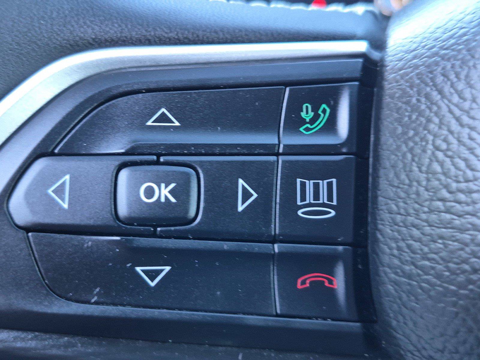 Used 2023 Jeep Grand Cherokee L Laredo RWD image 24