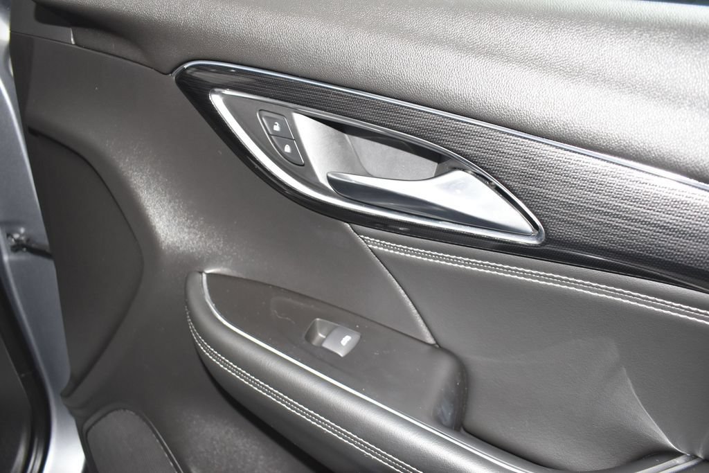 Used 2022 Buick Envision Preferred AWD/4WD image 34