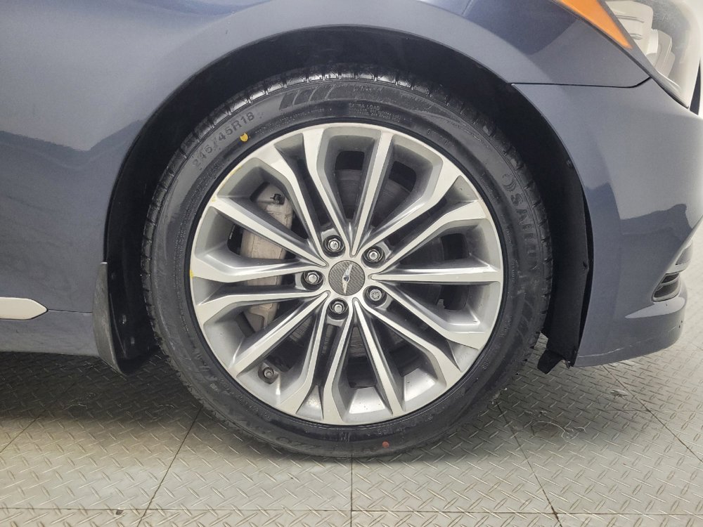 Used 2015 Hyundai Genesis 3.8 w/ Option Group 04 RWD image 31