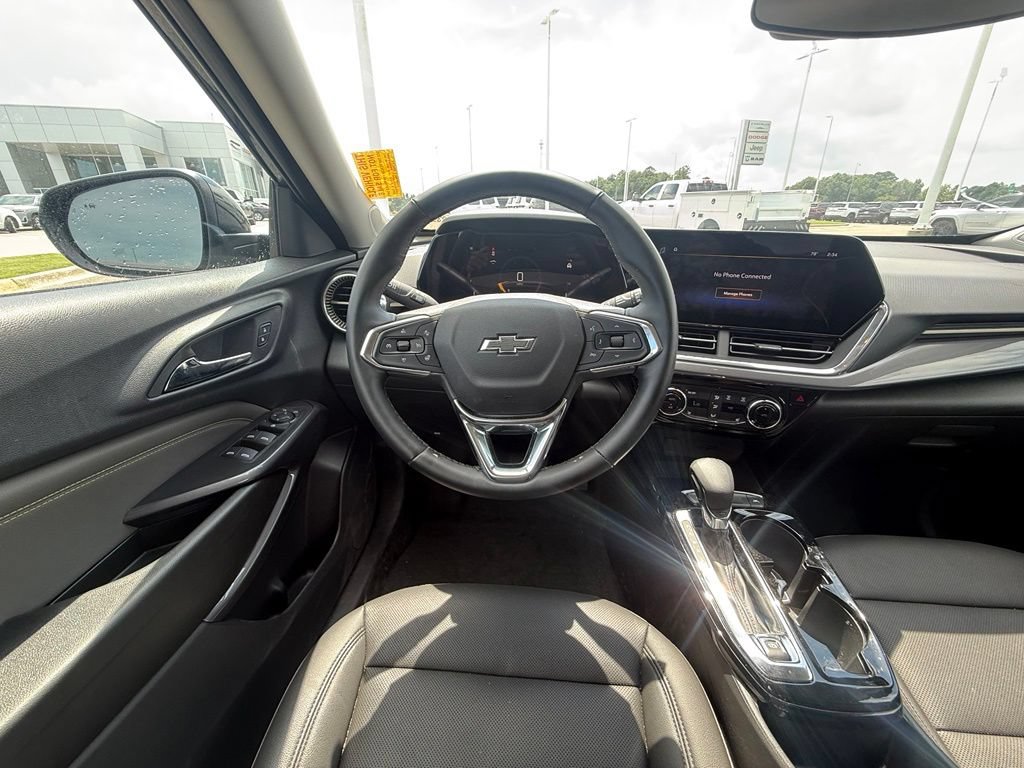 Used 2025 Chevrolet Trax ACTIV w/ Driver Confidence Package FWD image 6
