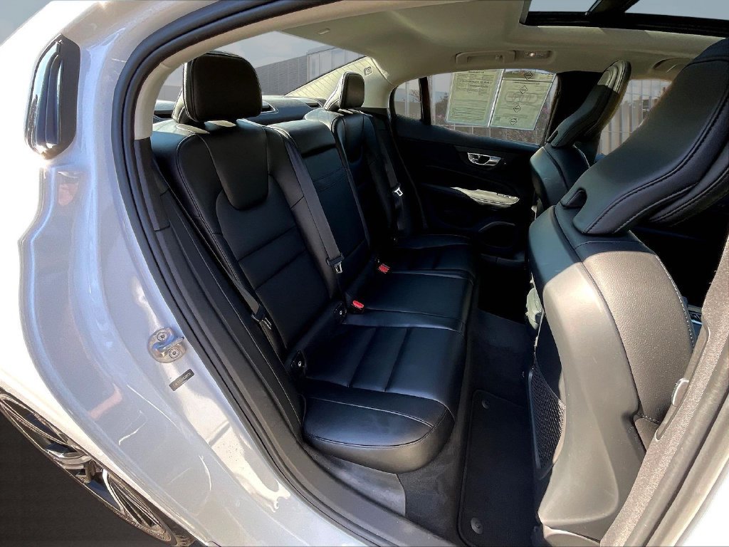 Used 2024 Volvo S60 B5 Core AWD/4WD image 27