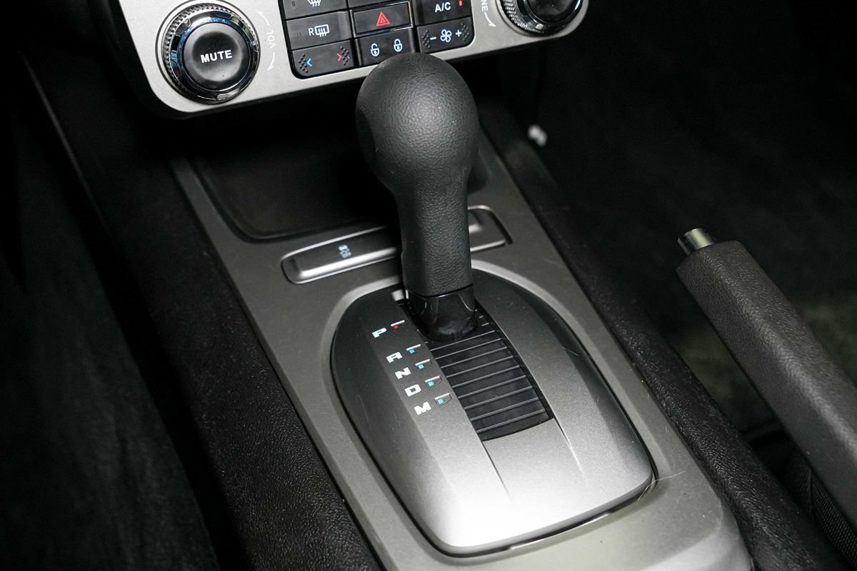 Used 2014 Chevrolet Camaro LS RWD image 20