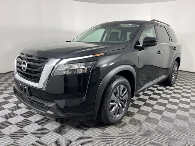 Used 2024 Nissan Pathfinder SV image 5