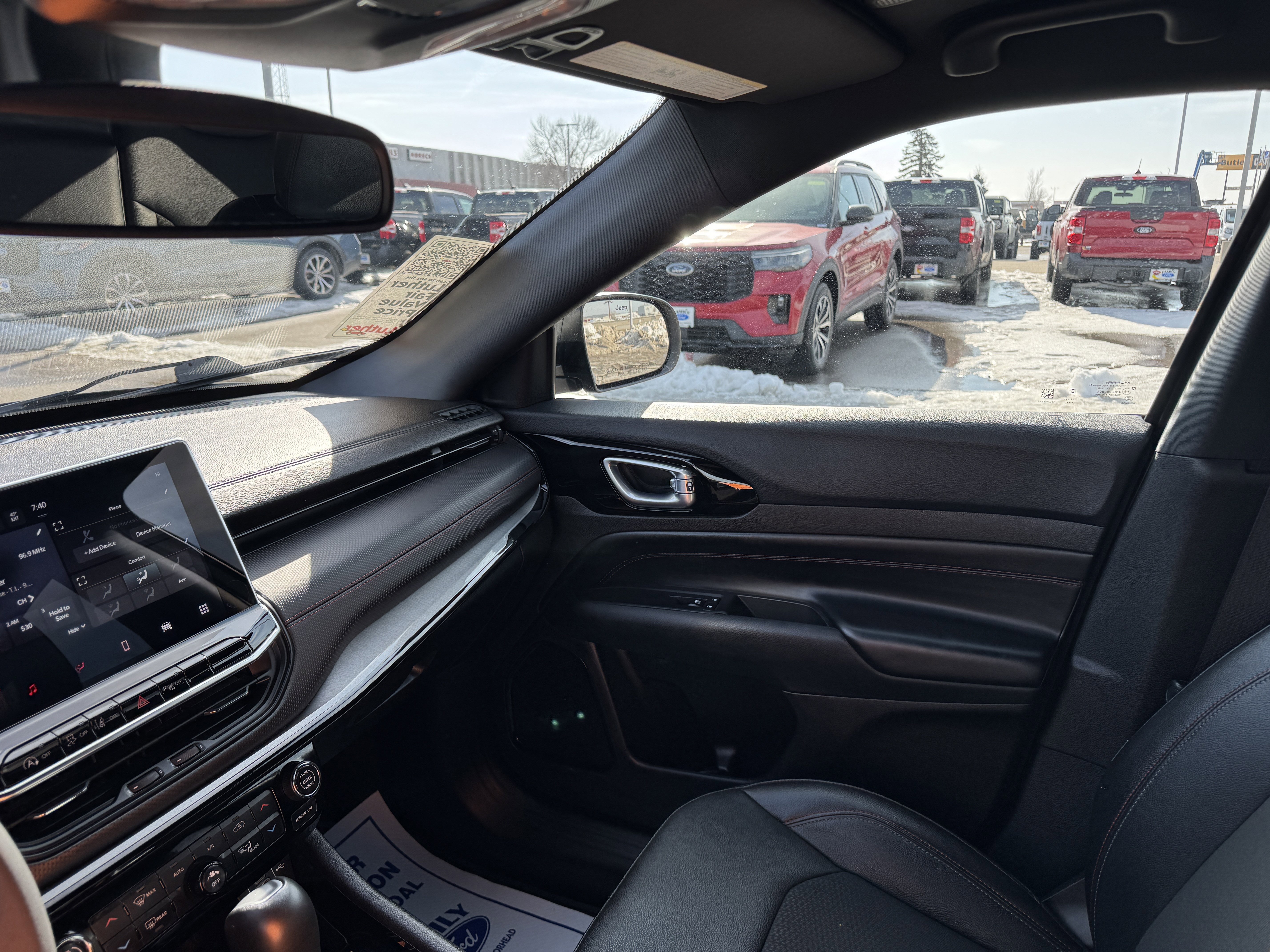 Used 2024 Jeep Compass Trailhawk image 11