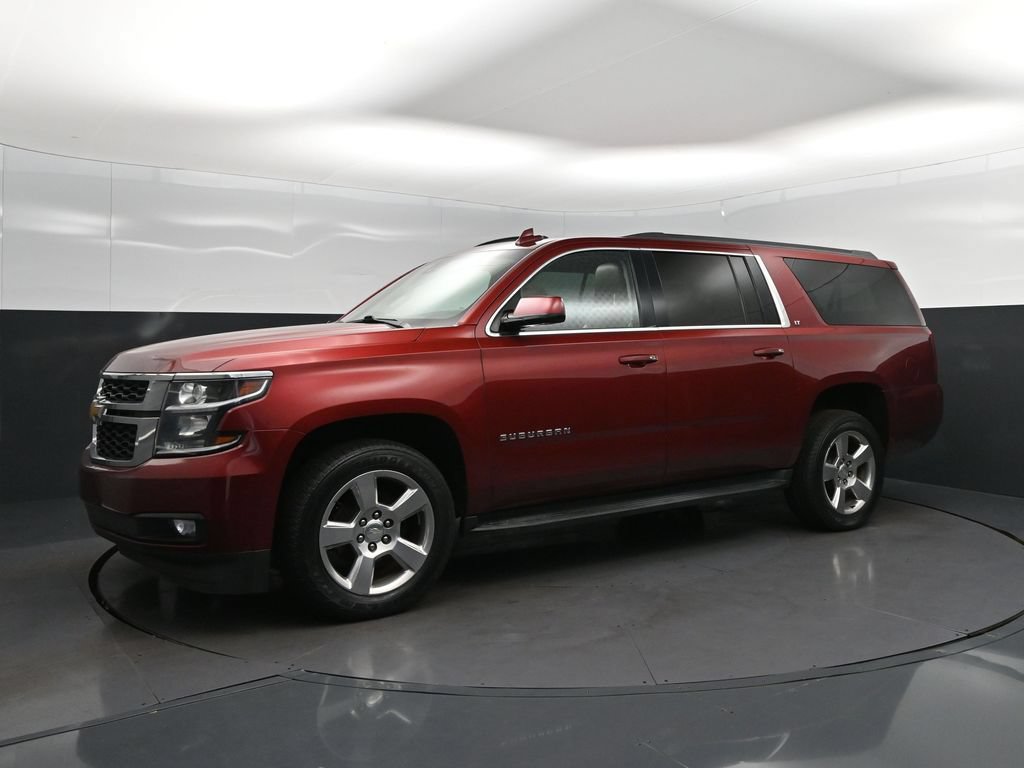 Used 2020 Chevrolet Suburban LT w/ Luxury Package RWD image 3