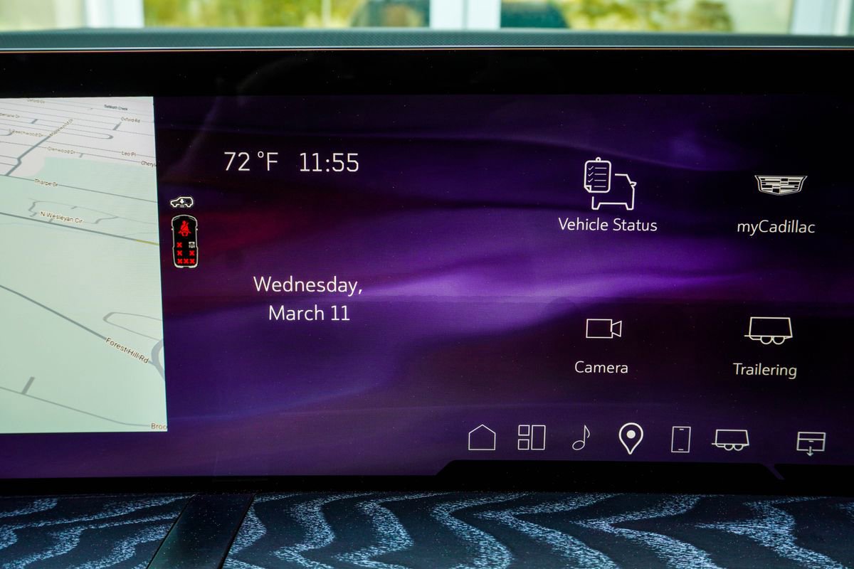 Used 2026 Cadillac Escalade Luxury w/ Touring Package image 32