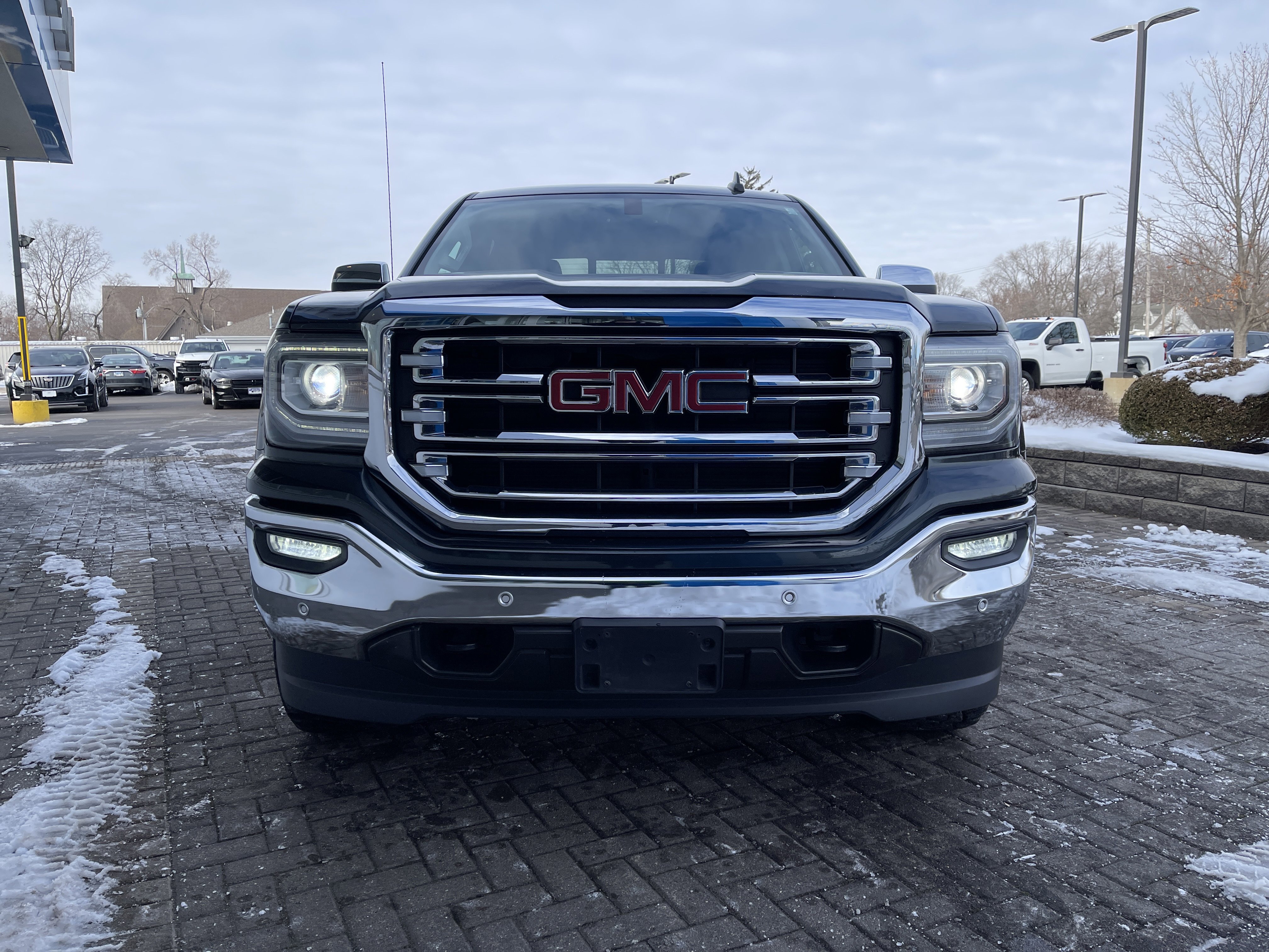 Used 2018 GMC Sierra 1500 SLT w/ SLT Premium Package image 9