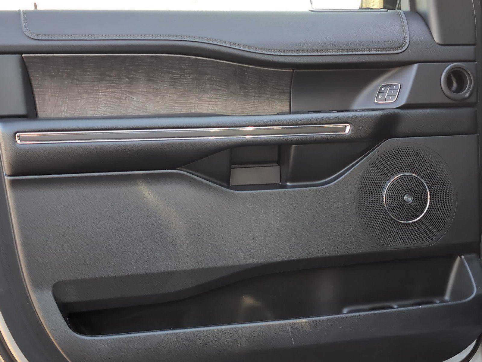 Used 2021 Ford Expedition Limited AWD/4WD image 20