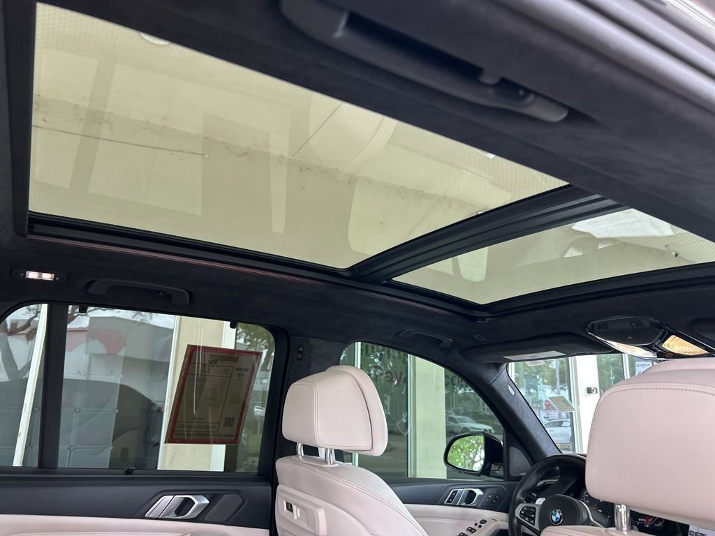 Used 2021 BMW X5 M50i w/ Executive Package image 33