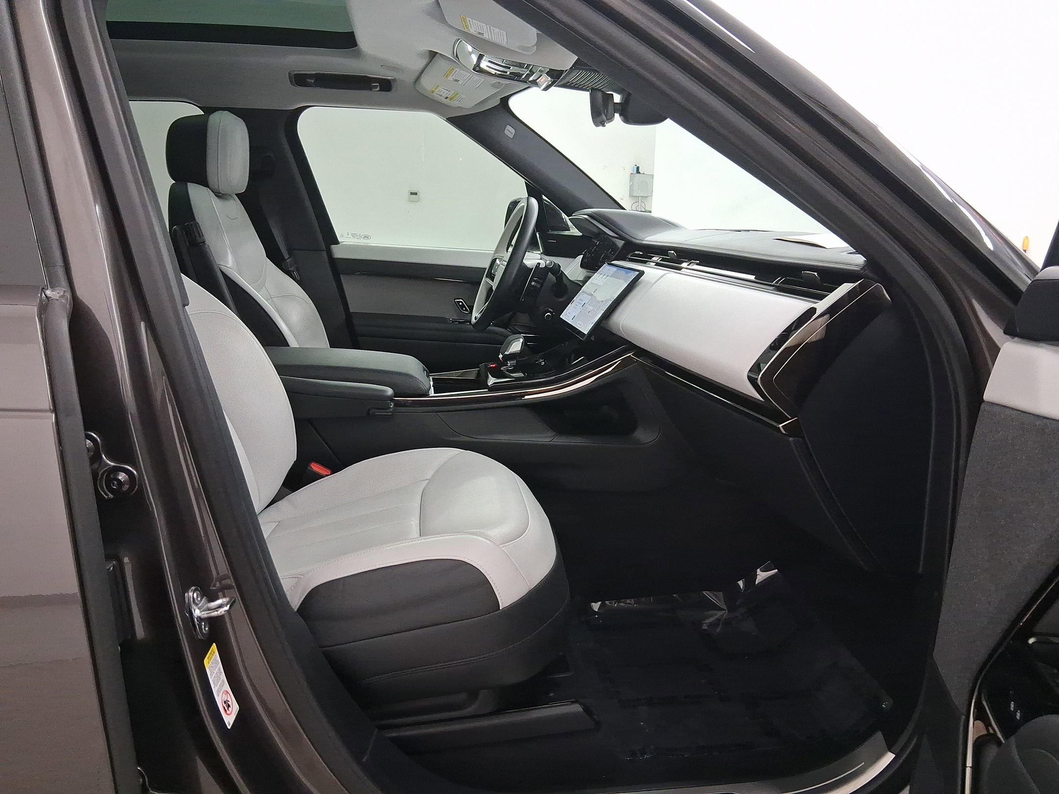 Used 2024 Land Rover Range Rover Sport Dynamic SE image 35