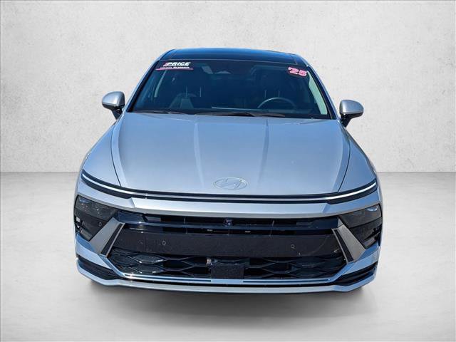 Certified 2025 Hyundai Sonata Limited FWD image 2