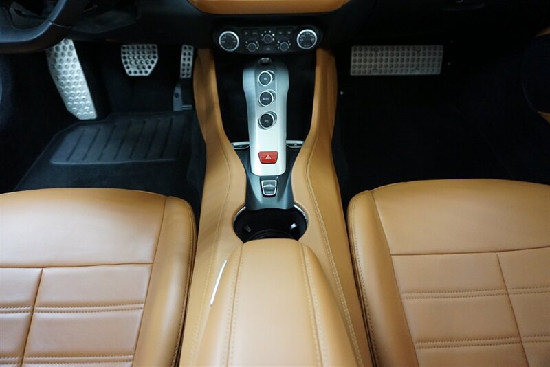 Used 2017 Ferrari California T RWD image 19