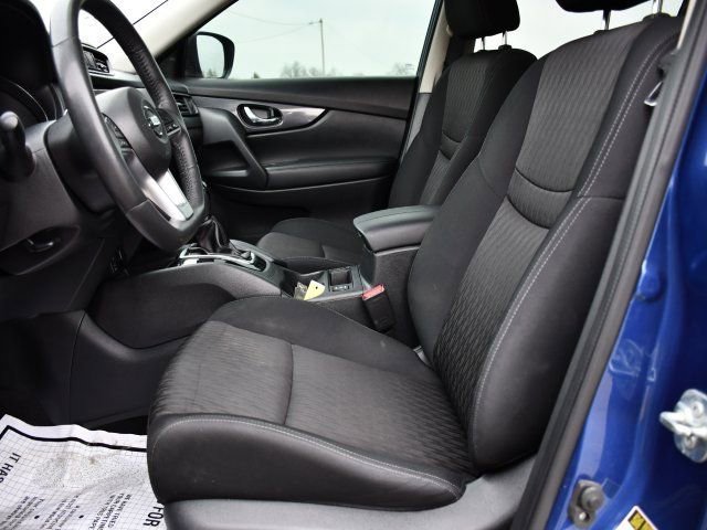Used 2017 Nissan Rogue SV w/ SV Premium Package image 12