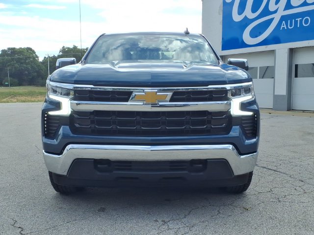 Used 2024 Chevrolet Silverado 1500 LT AWD/4WD image 2