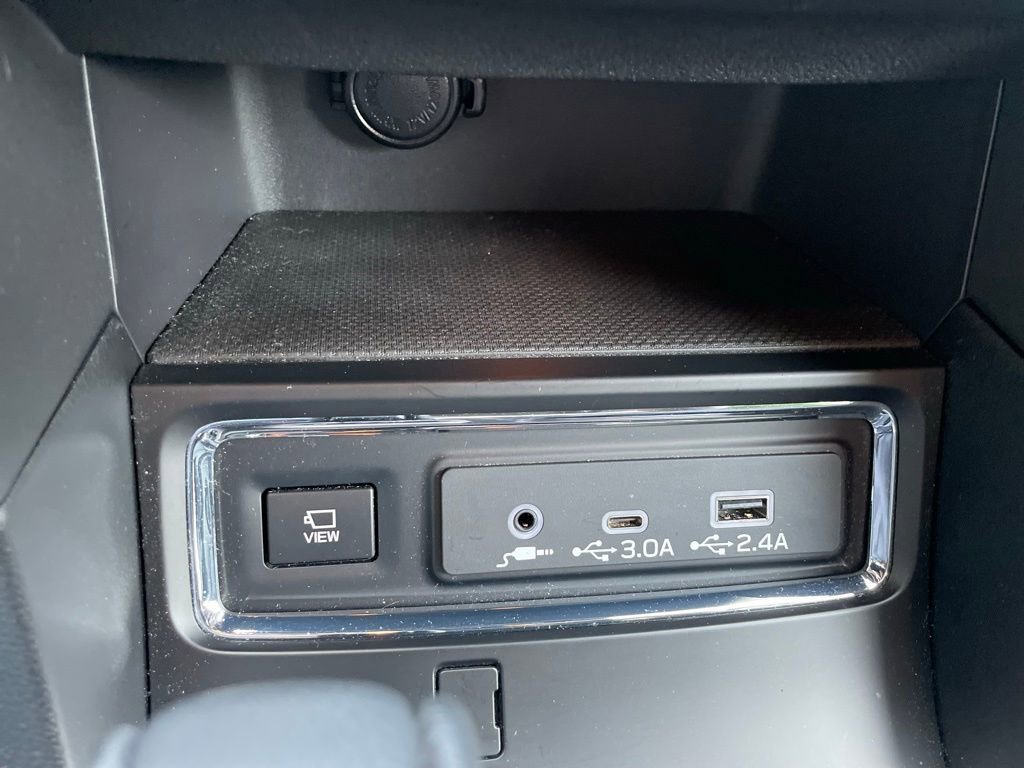 Used 2023 Subaru Ascent Limited w/ Technology Package image 16