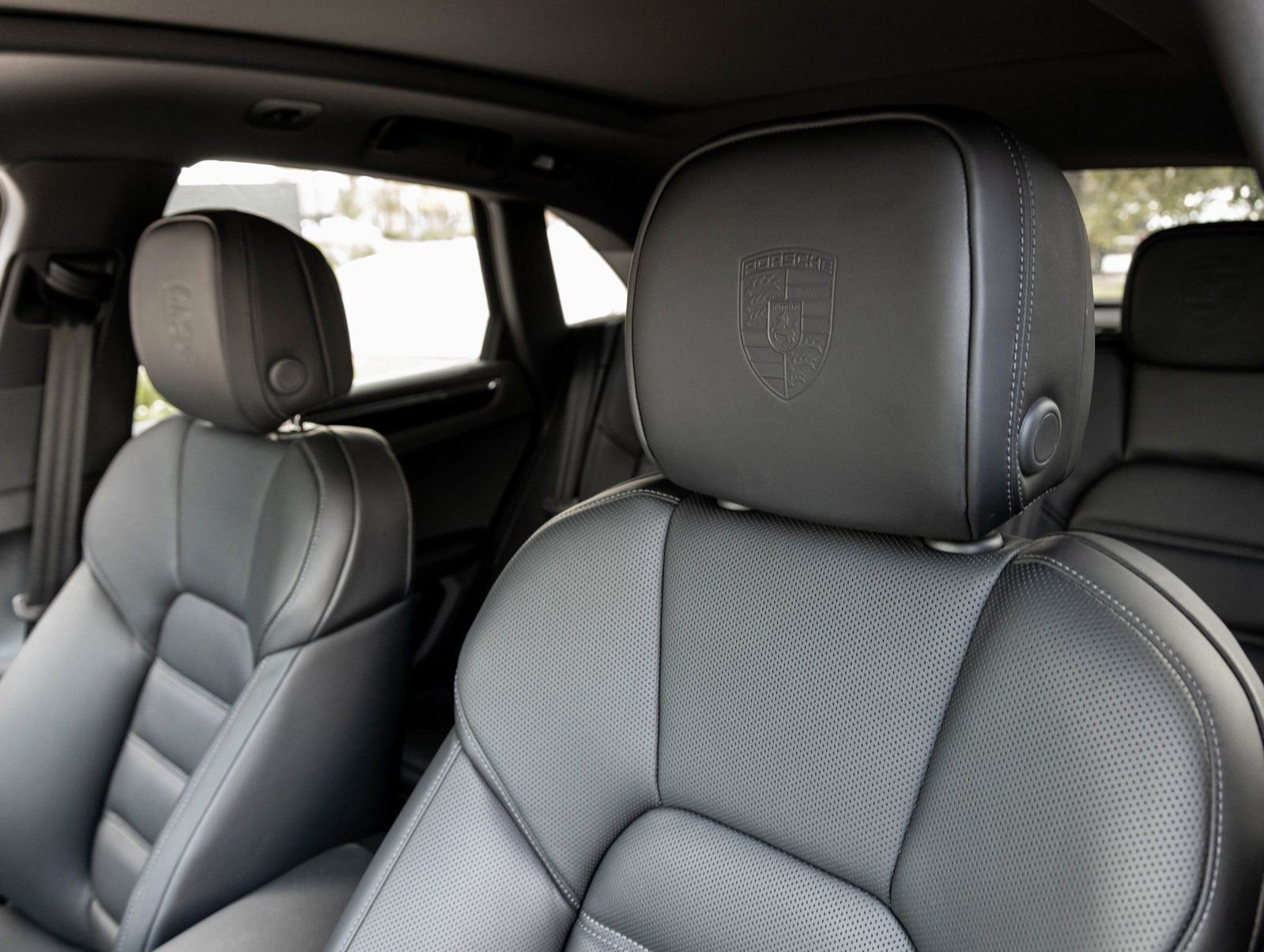 Certified 2026 Porsche Macan image 23