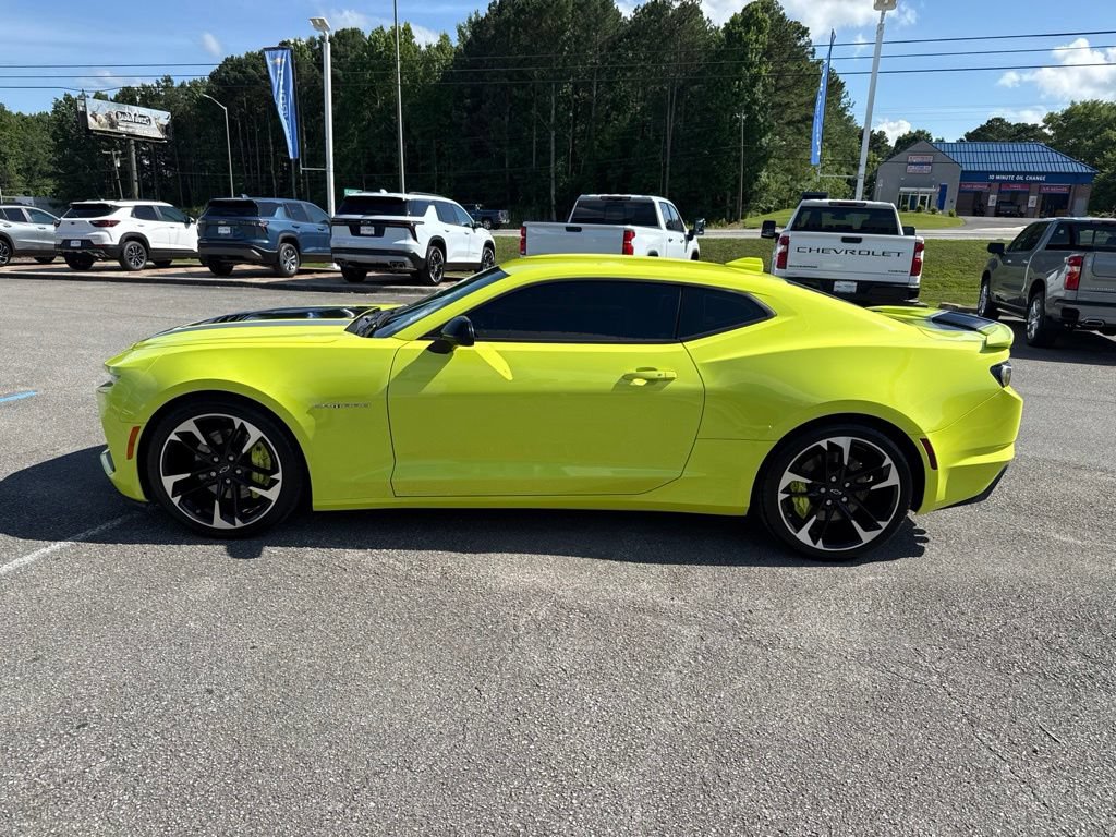 Used 2020 Chevrolet Camaro SS RWD image 3